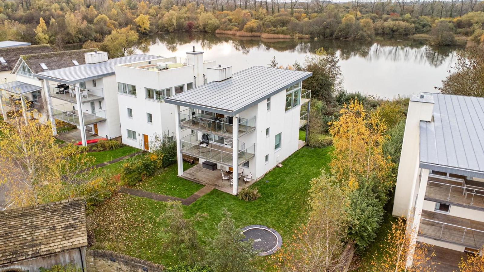 Somerford Keynes Lakeside Property With Access Into Spa On A Nature Reserve Bauhinia House Hm73 מראה חיצוני תמונה